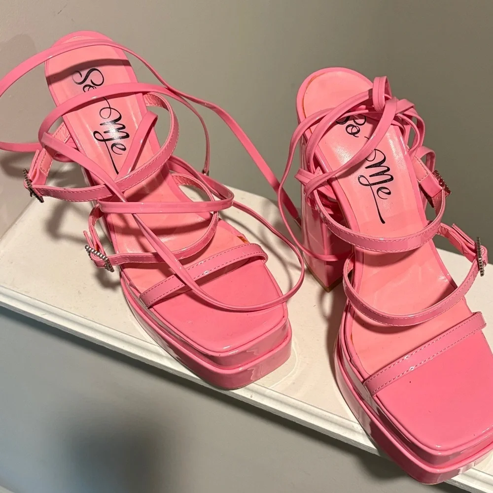 So Me Pink Platform Sandals with Strappy Design - Picture 3 of 4